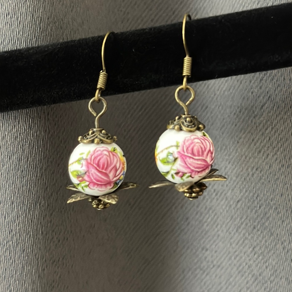 NEW Beautiful Floral Ceramic Bead French Hook Earrings Rose Pink